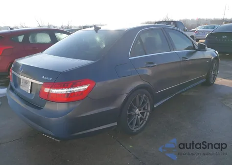 2012 Mercedes-Benz E 350 4Matic z USA, uszkodzony, nr VIN WDDHF8JB8CA577296